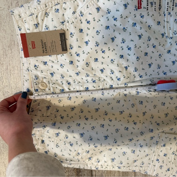 Levi’s Floral 94’ Baggy Cargo Pants - Picture 6 of 11